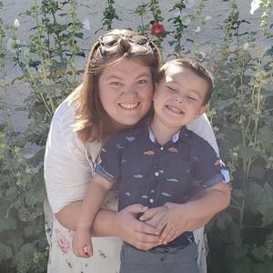 Meet your Posher, Caitlin